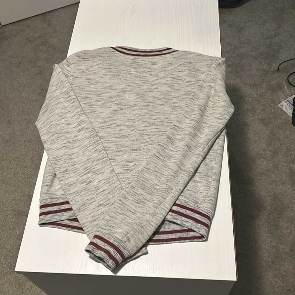 Stylish Gray Bomber Jacket with Maroon Accents